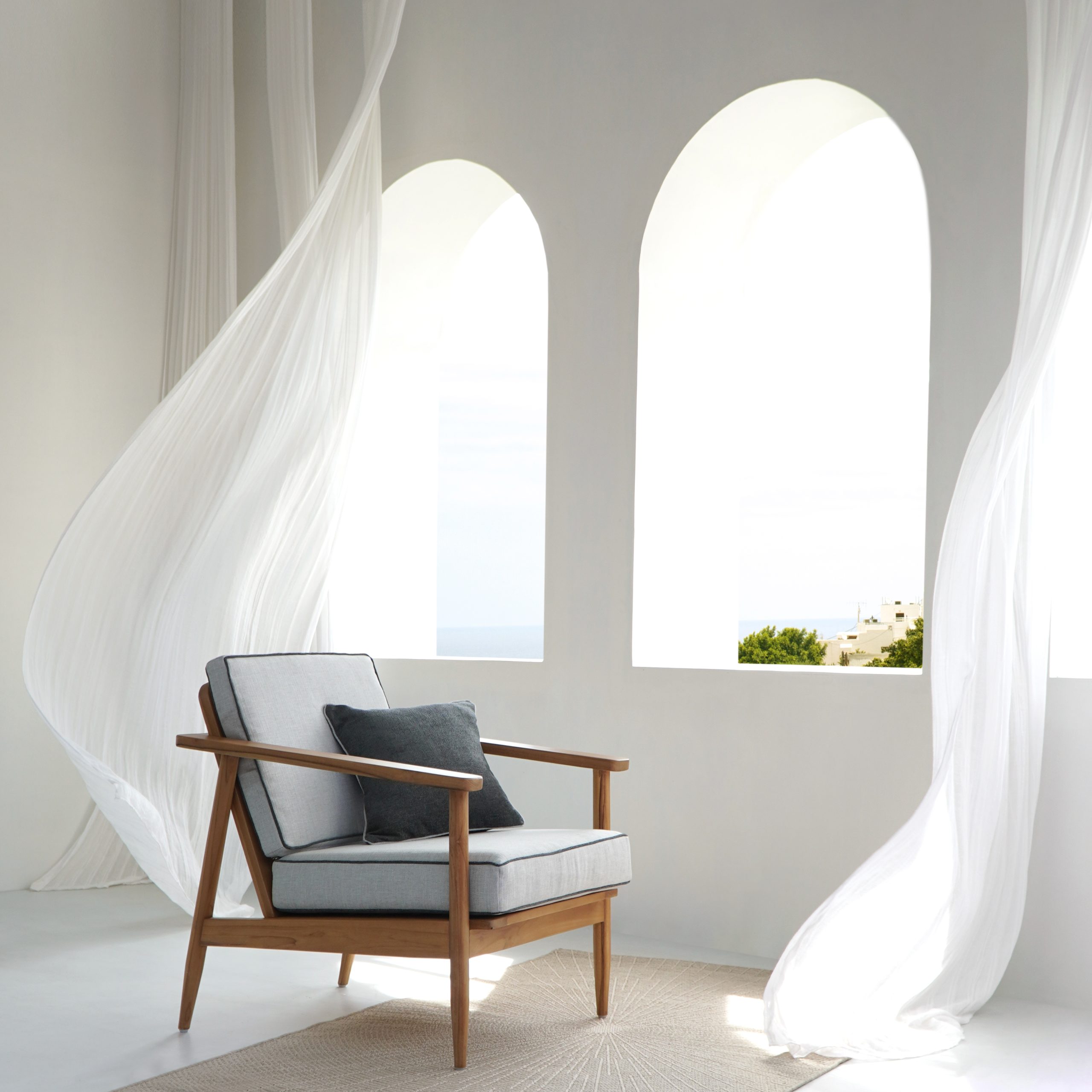 Lounge πολυθρόνα Aubry από teak με rope και ύφασμα